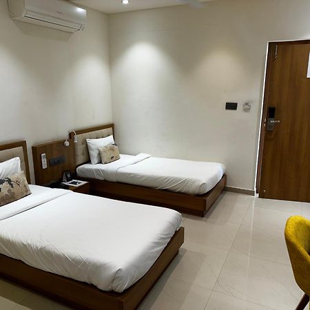 Siara Styles Amba Suites, Gandhinagar Ngoại thất bức ảnh
