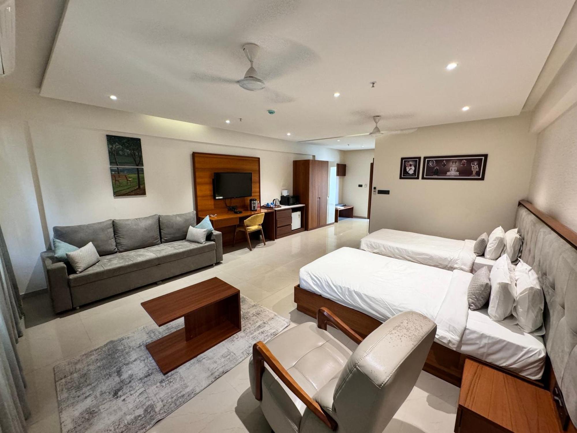 Siara Styles Amba Suites, Gandhinagar Ngoại thất bức ảnh