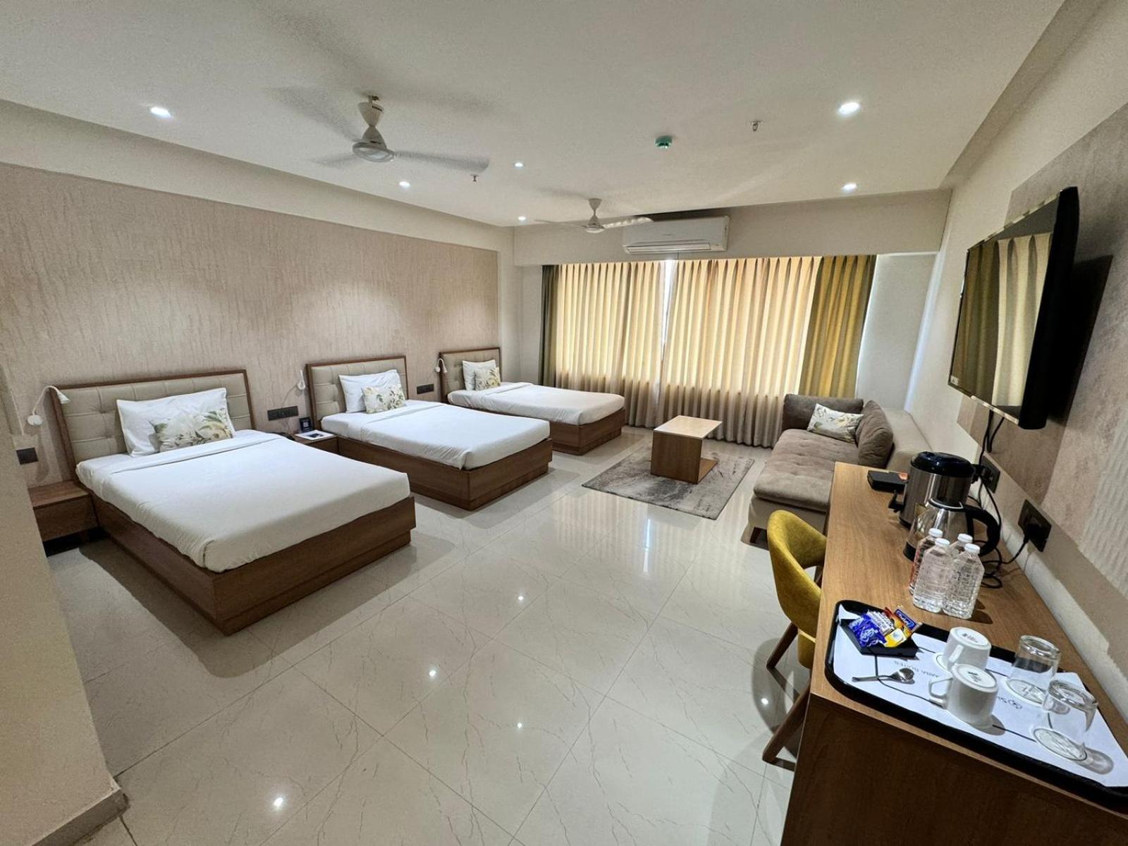Siara Styles Amba Suites, Gandhinagar Ngoại thất bức ảnh