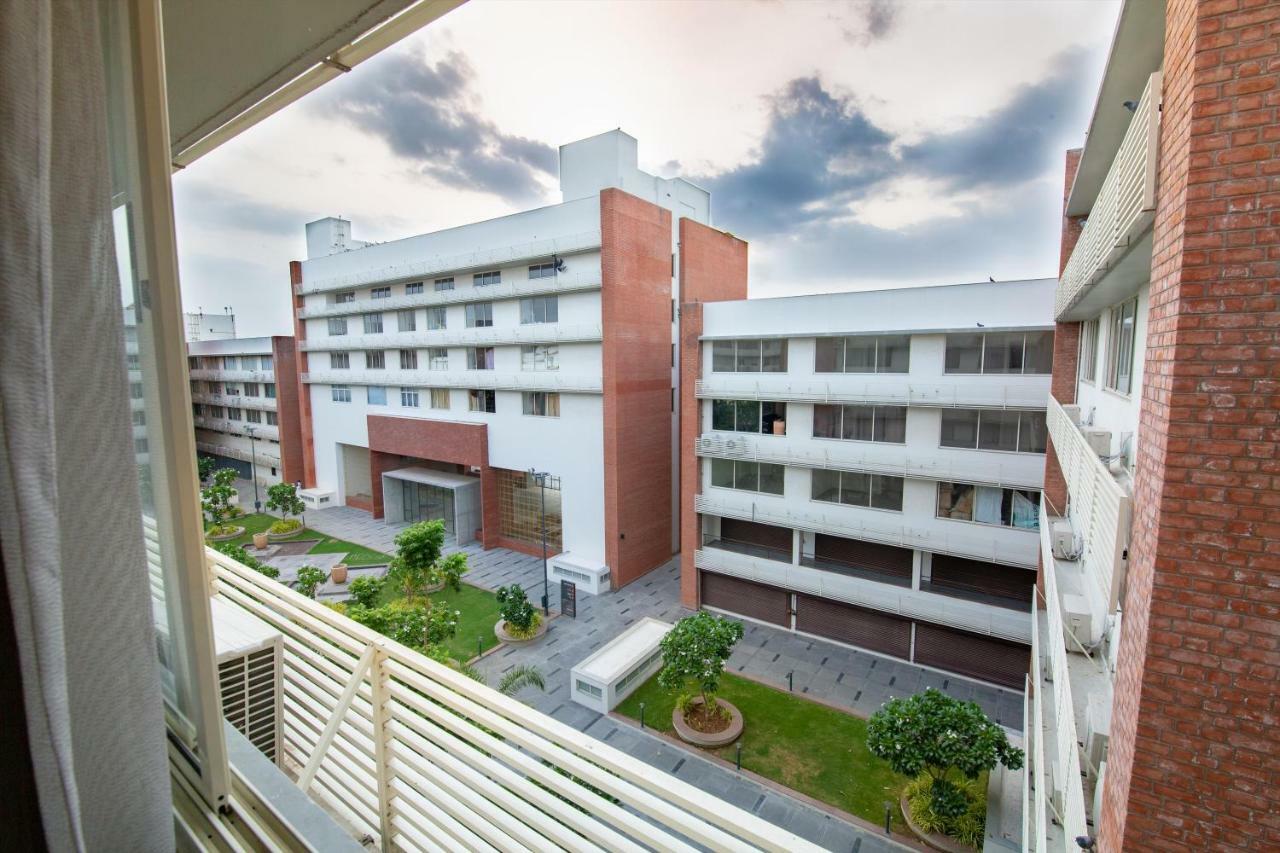 Siara Styles Amba Suites, Gandhinagar Ngoại thất bức ảnh