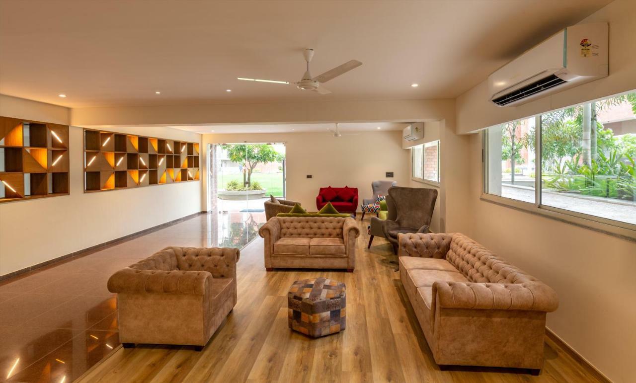 Siara Styles Amba Suites, Gandhinagar Ngoại thất bức ảnh