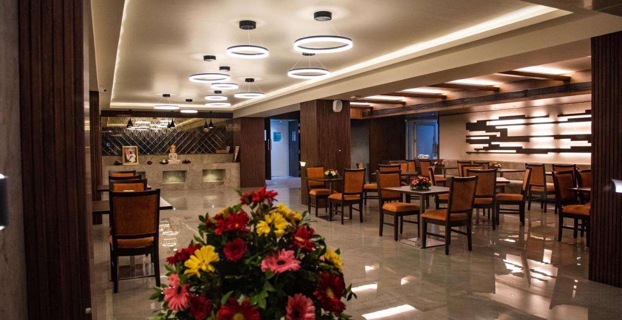 Siara Styles Amba Suites, Gandhinagar Ngoại thất bức ảnh
